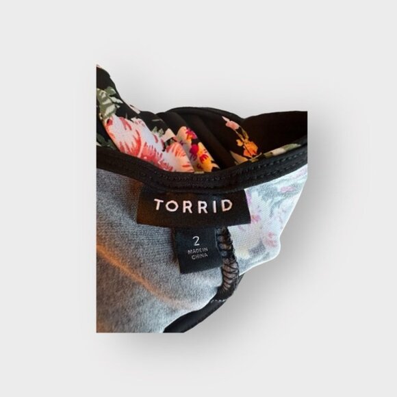 Women’s torrid 1 Strappy Neck Black Floral Studio Knit Jersey Skater Dress 14 16 - Picture 10 of 11